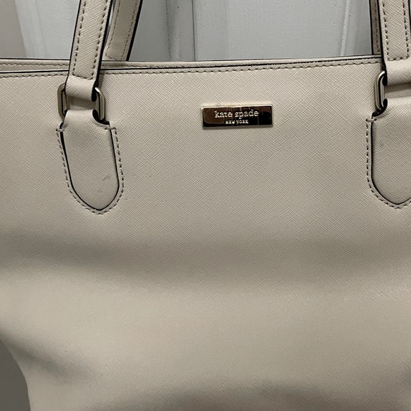 Excellent condition Kate Spade bag. - Picture 2 of 4